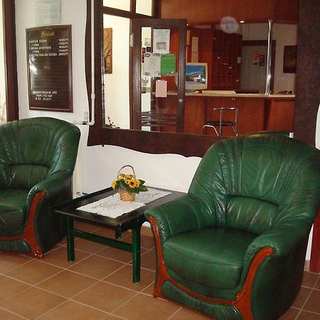 Hotel Termal Tiszaújváros Esterno foto