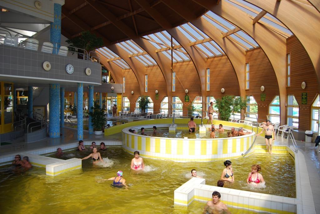Hotel Termal Tiszaújváros Esterno foto