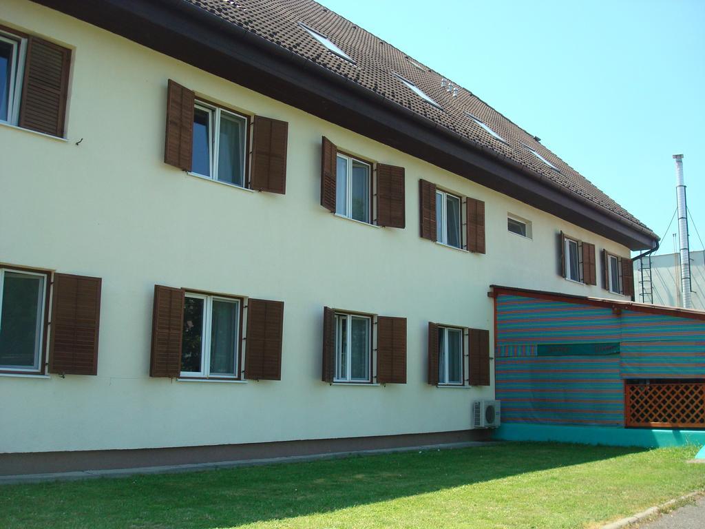 Hotel Termal Tiszaújváros Esterno foto